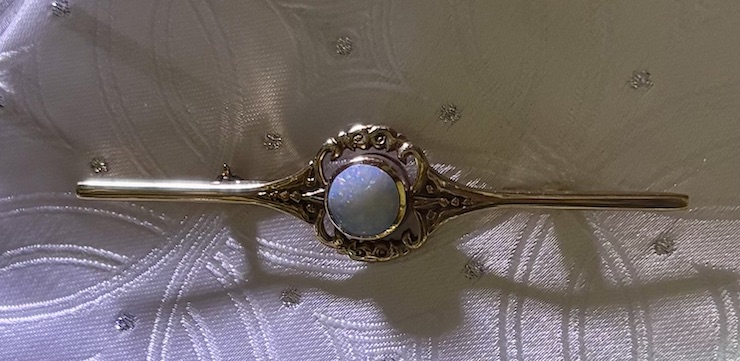 9ct Gold Opal Bar Brooch